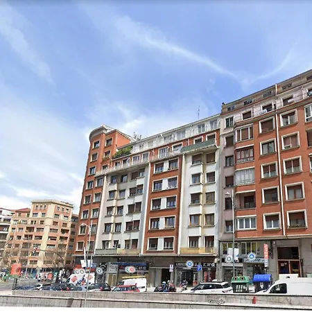 Amplio Y Bonito Piso A Pocos Metros Del Centro 毕尔巴鄂